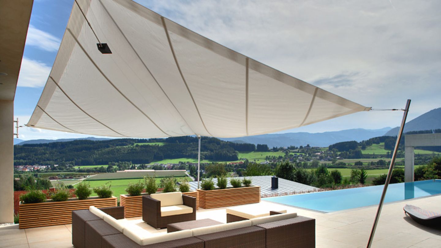 Moderne Beschattung für Ihre Terrasse - ein Sonnensegel nach Maß