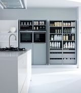 Küchenschrank mit versenkbaren Türen - [SCHÖNER WOHNEN]