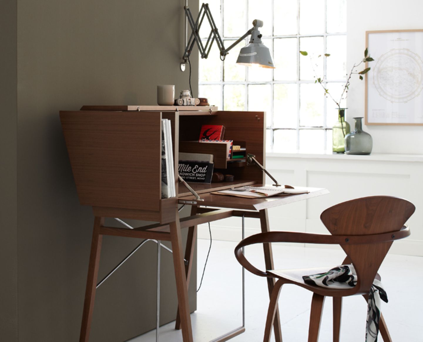 Zuhause Arbeiten – kleiner Schreibtisch oder Sekretär?