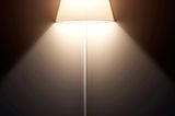 Ausgeleuchtet: "Corner Lamp" von Design House Stockholm