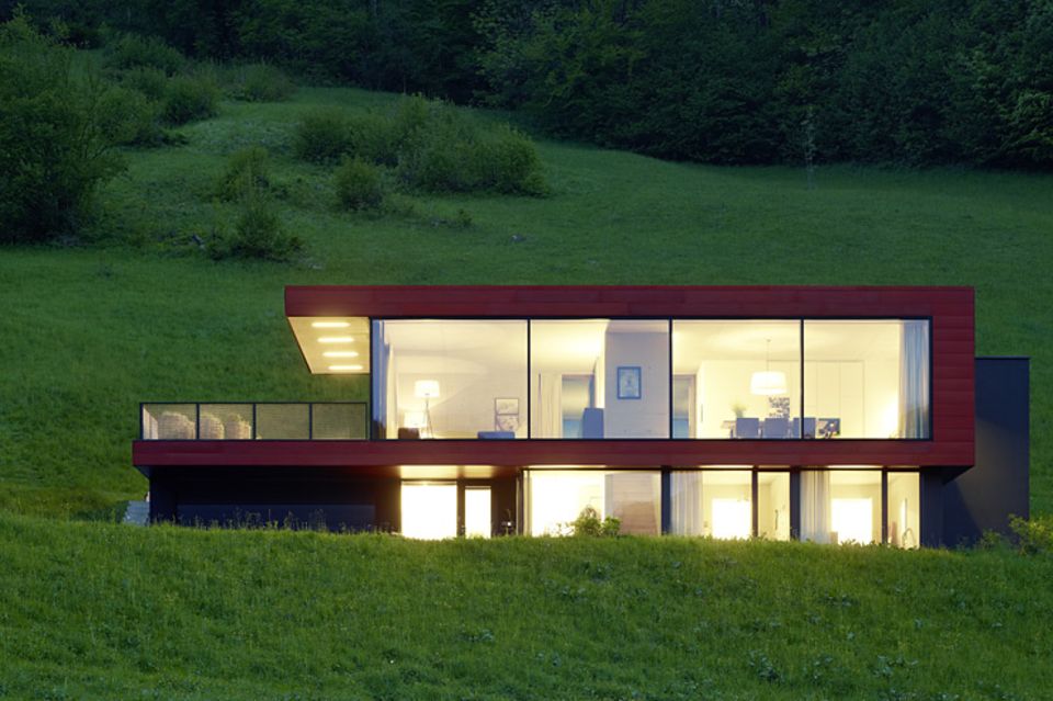 Architektenhäuser: Familiendomizil am Hang
