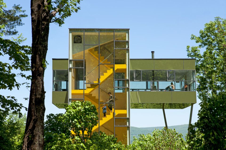 Architektenhäuser: Gläsernes Ferienhaus im Wald