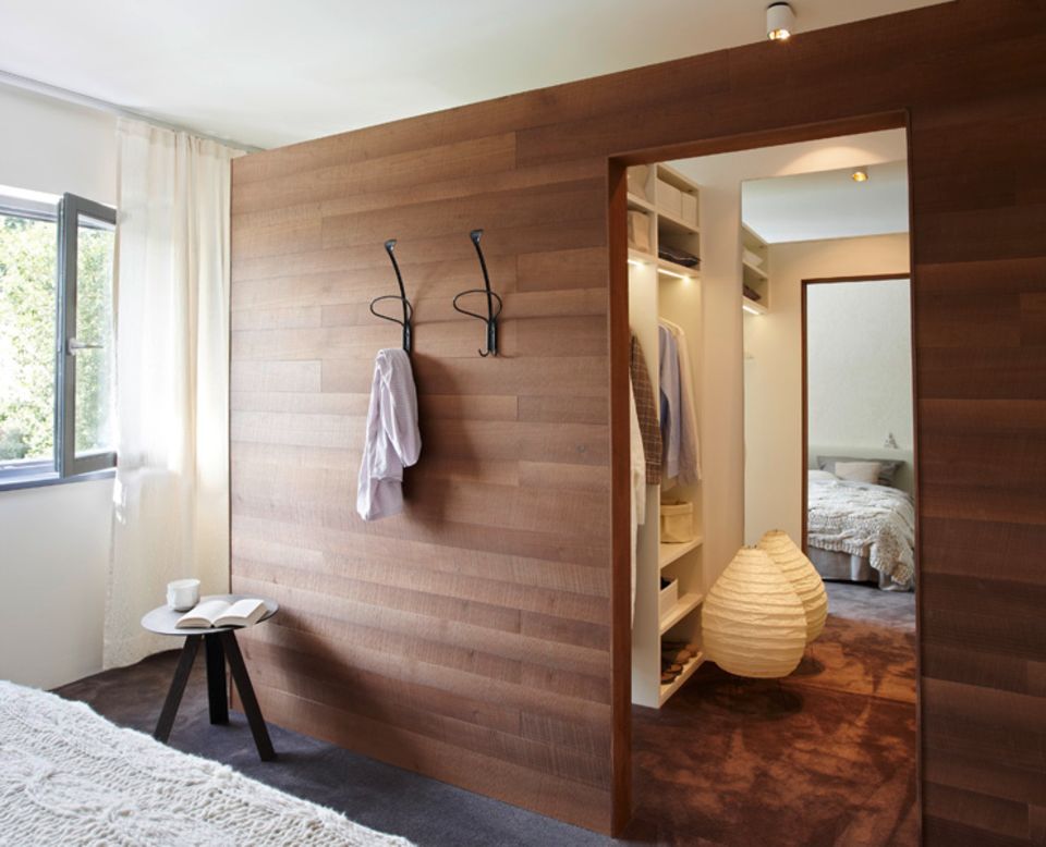 Begehbarer Kleiderschrank als Einbau - Bild 3 - [SCHÖNER WOHNEN]