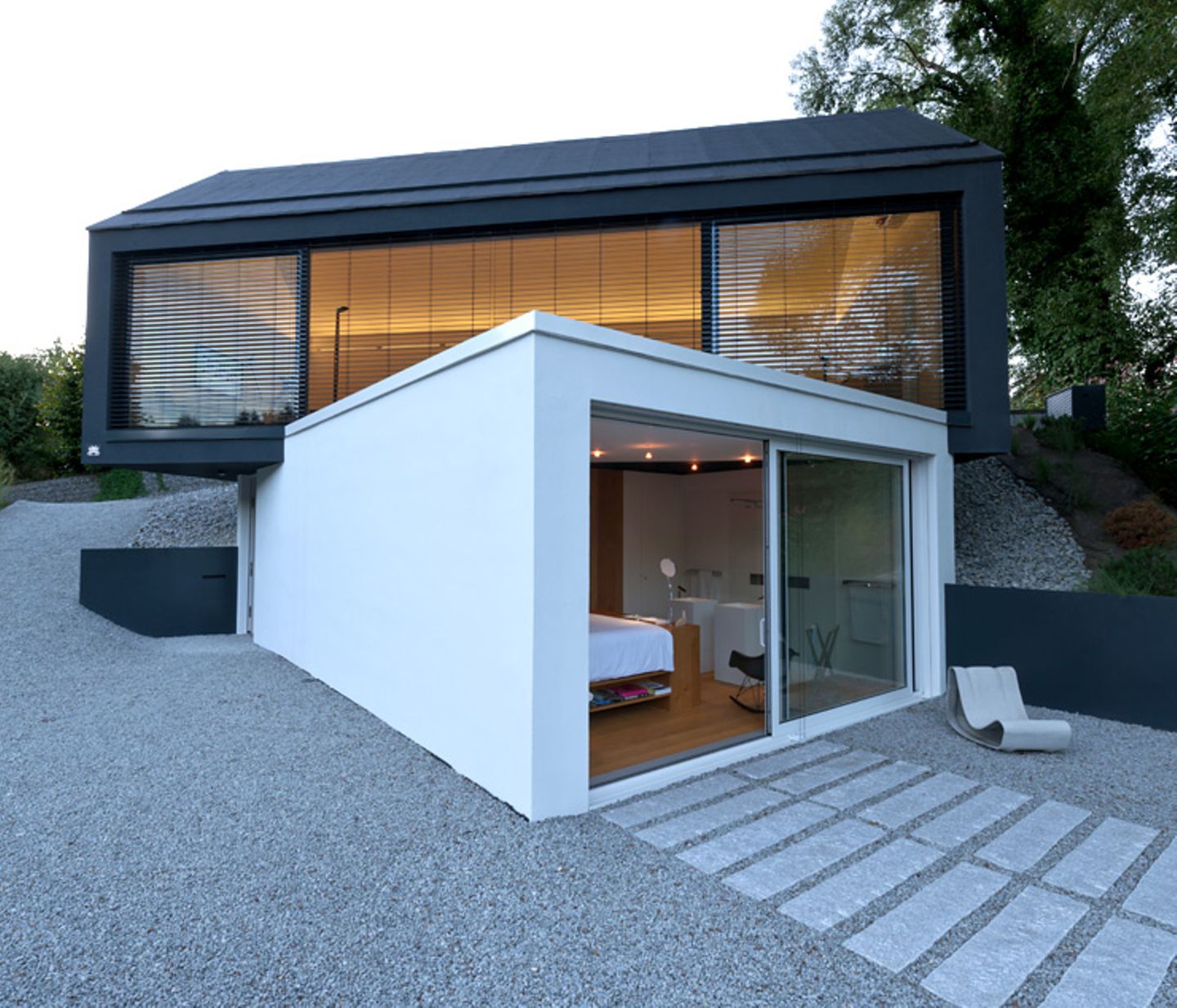 Hanghaus mit gestapelten Baukörpern - Bild 6