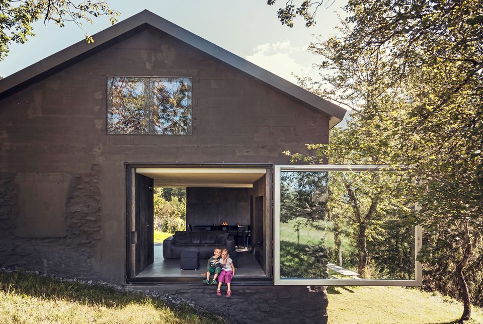 Hausfassade in Schwarz – geht das? - [SCHÖNER WOHNEN]