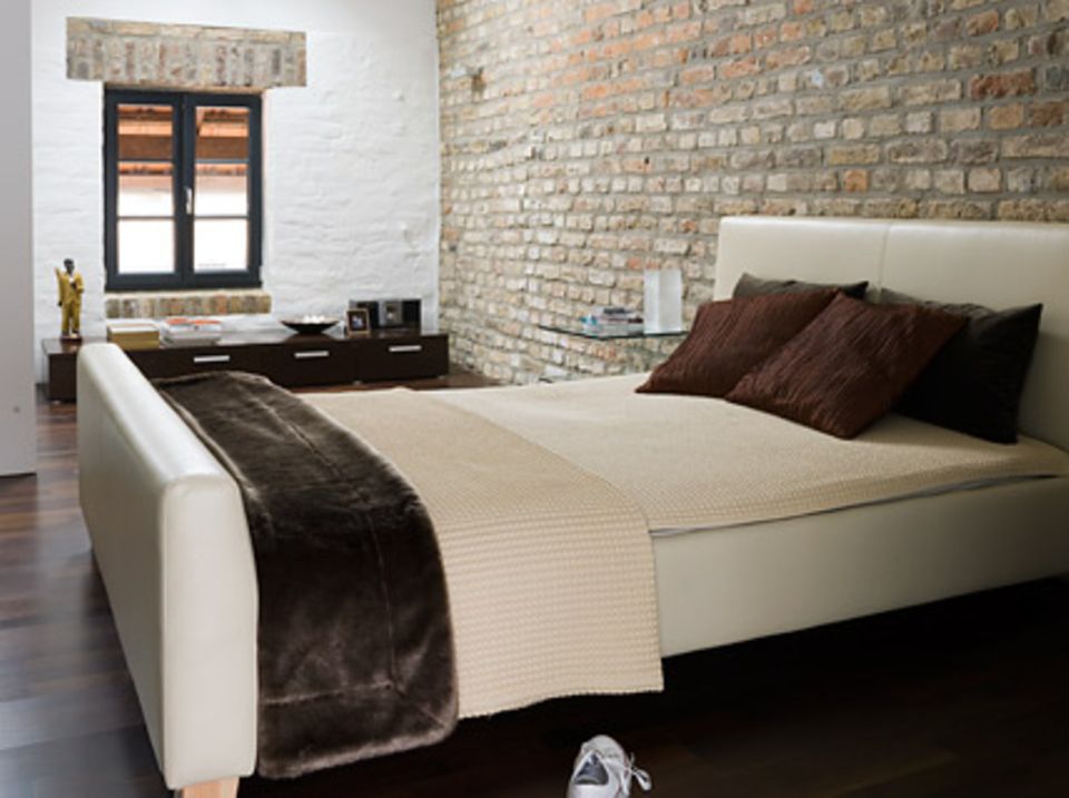 Umbauen & Renovieren: Schlafzimmer mit Ziegelwand - Bild 12 - [SCHÖNER
