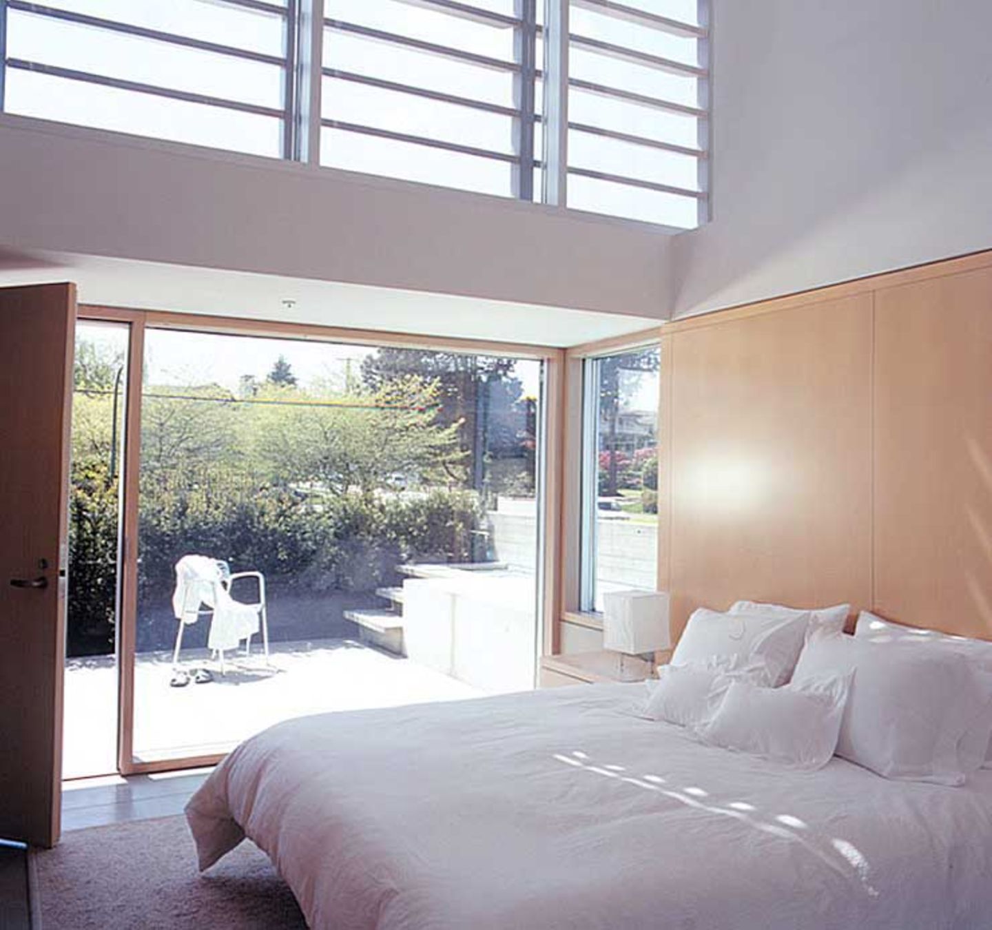 Schlafzimmer in hellem Holz - Bild 7 - [SCHÖNER WOHNEN]