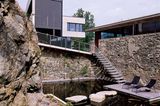 Terrasse am Koi-Teich