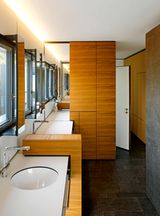 Badezimmerboden aus geflammtem Granit - Bild 7 - [SCHÖNER WOHNEN]