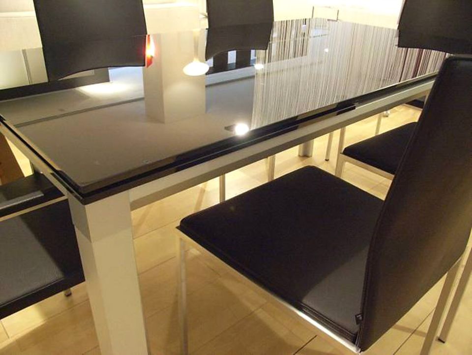Gebrauchte Designermöbel bei used-design.com