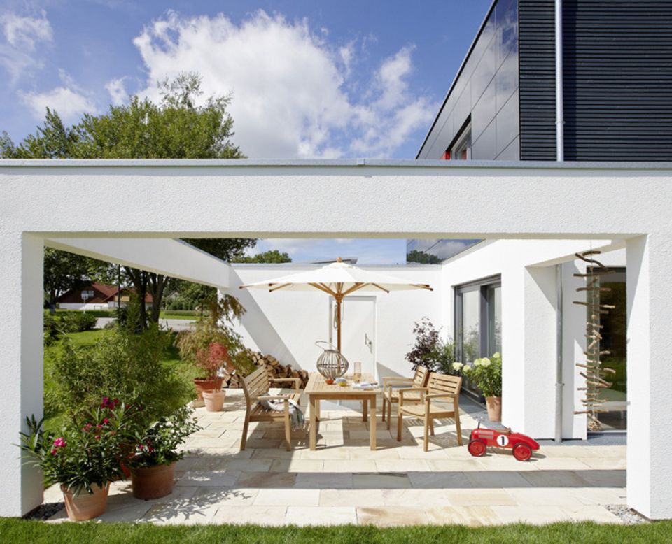 Sitzplatz oder Sonnendeck: Eine Terrasse lässt sich ganz individuell gestalten