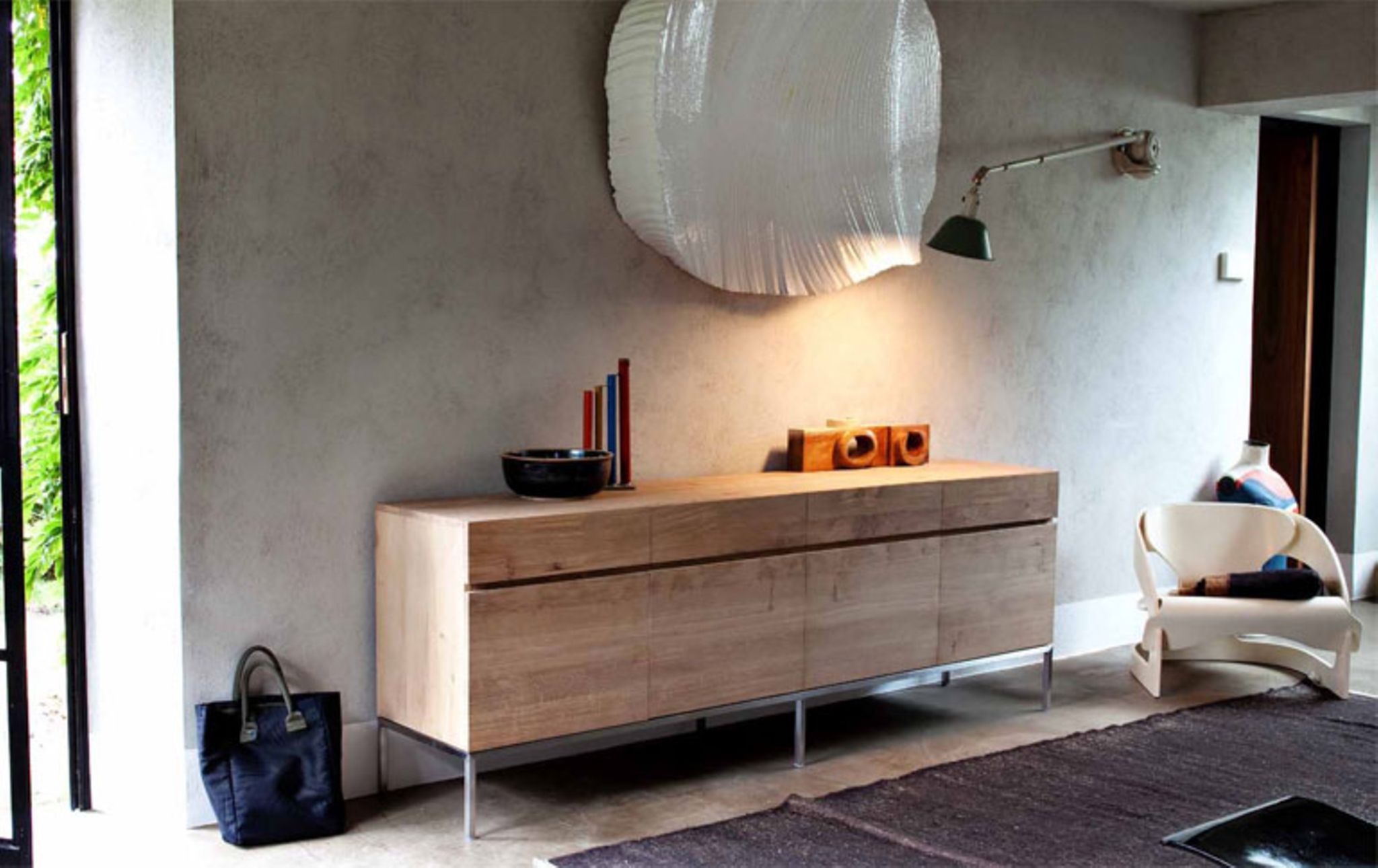 Modernes Sideboard aus Massivholz   [SCHÖNER WOHNEN]