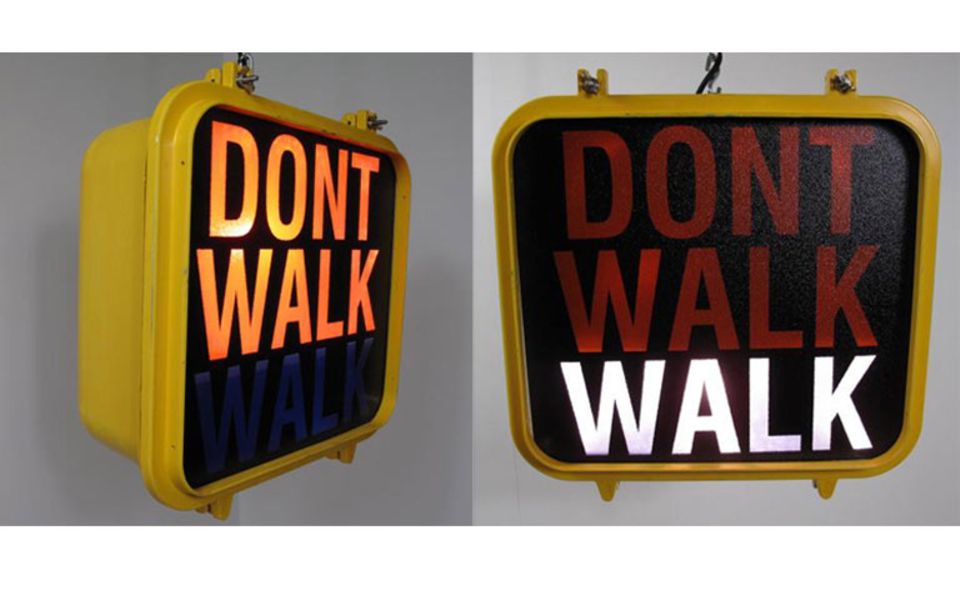 T walk. Walk don't walk. Walk don't walk NY. Walk/don't walk американский или английский.