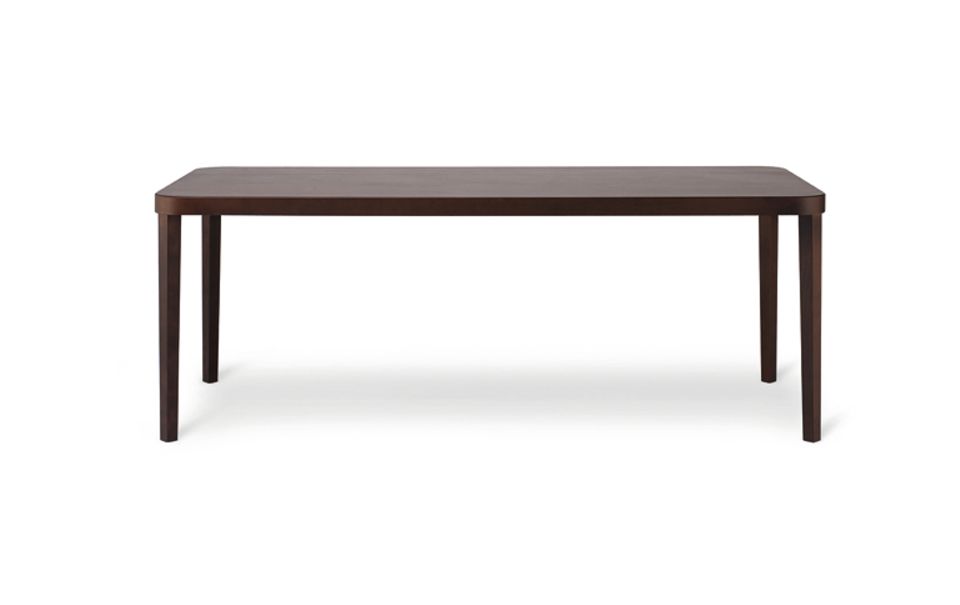 Eleganter Tisch aus Schweizer Möbel-Manufaktur