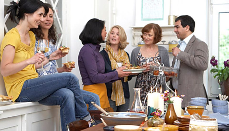 Es haben sich Freunde für ein paar Tage angekündigt, mit denen ich höchstens einen Aperitif lang Gesprächsstoff habe. Was tun? Es haben sich Freunde für ein paar Tage angekündigt, mit denen ich höchstens einen Aperitif lang Gesprächsstoff habe. Was tun?