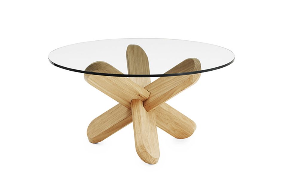 "Ding Table" aus Holz und Glas bei Normann Copenhagen