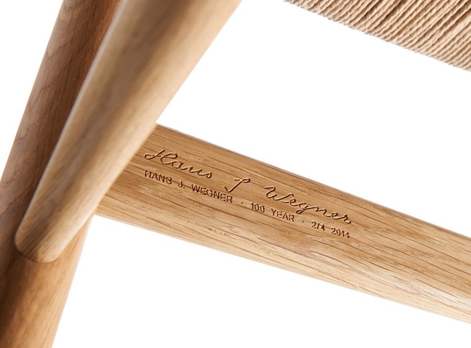 "Wishbone Chair" von Hans J. Wegner als Geburtstagsedition "Wishbone Chair" von Hans J. Wegner als Geburtstagsedition