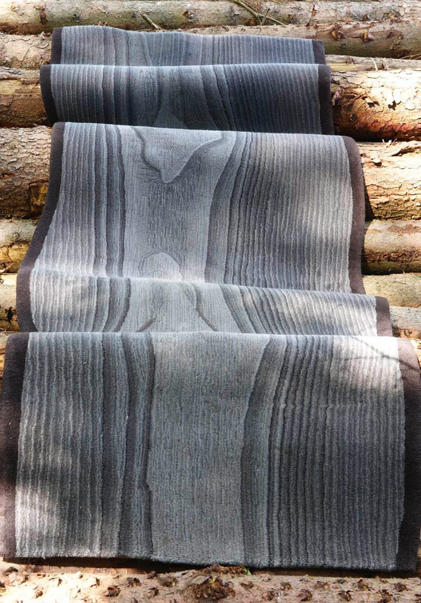 Teppich "Log" mit Holzmaserung von Tai Ping