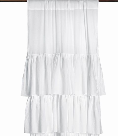 Weißer Vorhang mit Volants - [SCHÖNER WOHNEN]