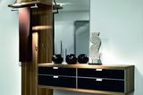 Dunkles Dielenprogramm: Garderobe "Tameta" von Hülsta