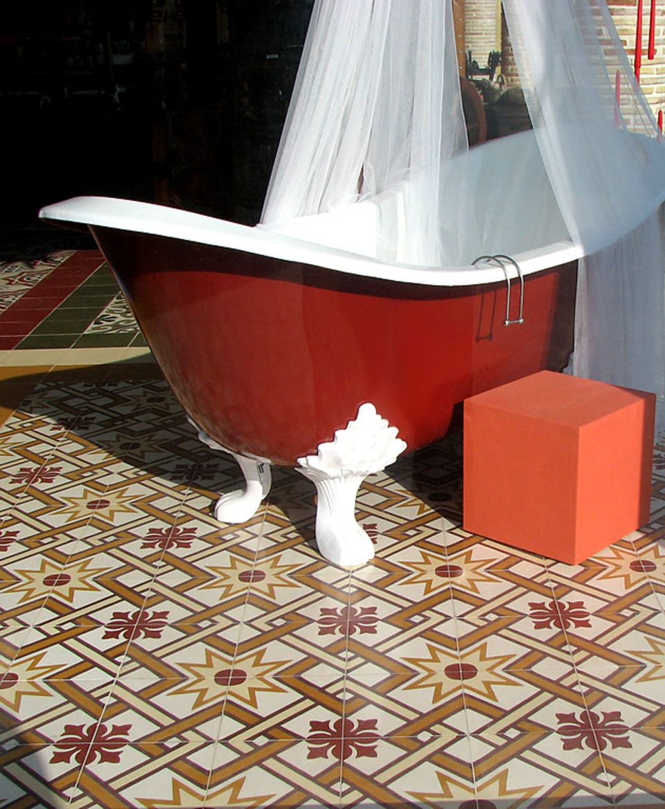 Räumliches Muster auf Fliesen - Bild 18 - [SCHÖNER WOHNEN]