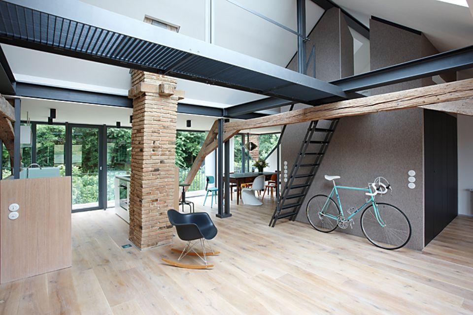 Dachkonstruktion zum Stilelement des Raumes machen