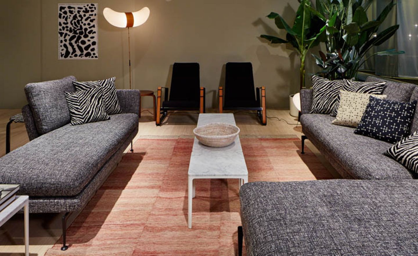 Grobe Textur: Vitras "Suita" Sofa mit Kvadrat-Bezug
