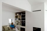 Gemütliche Couchecke mit Kamin
