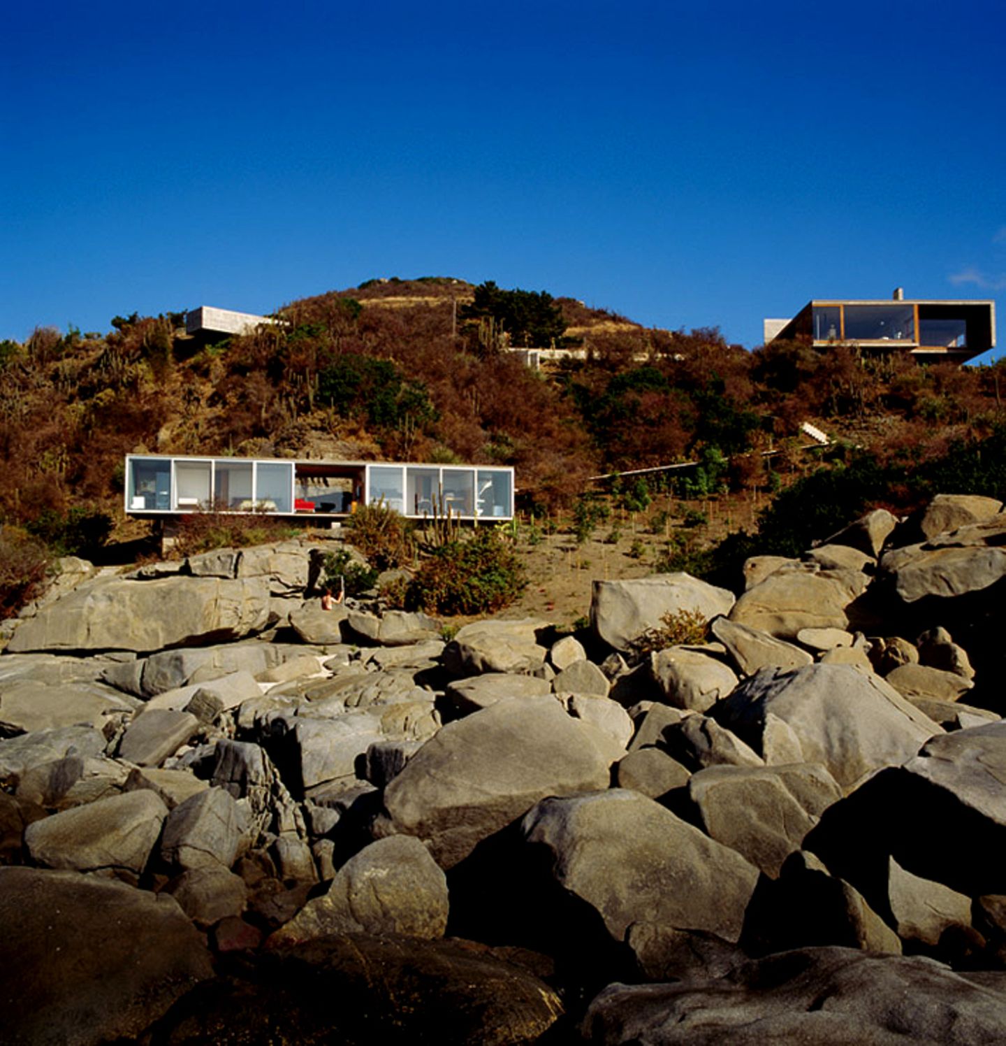 Ferienhaus mit Meeresblick am Hang