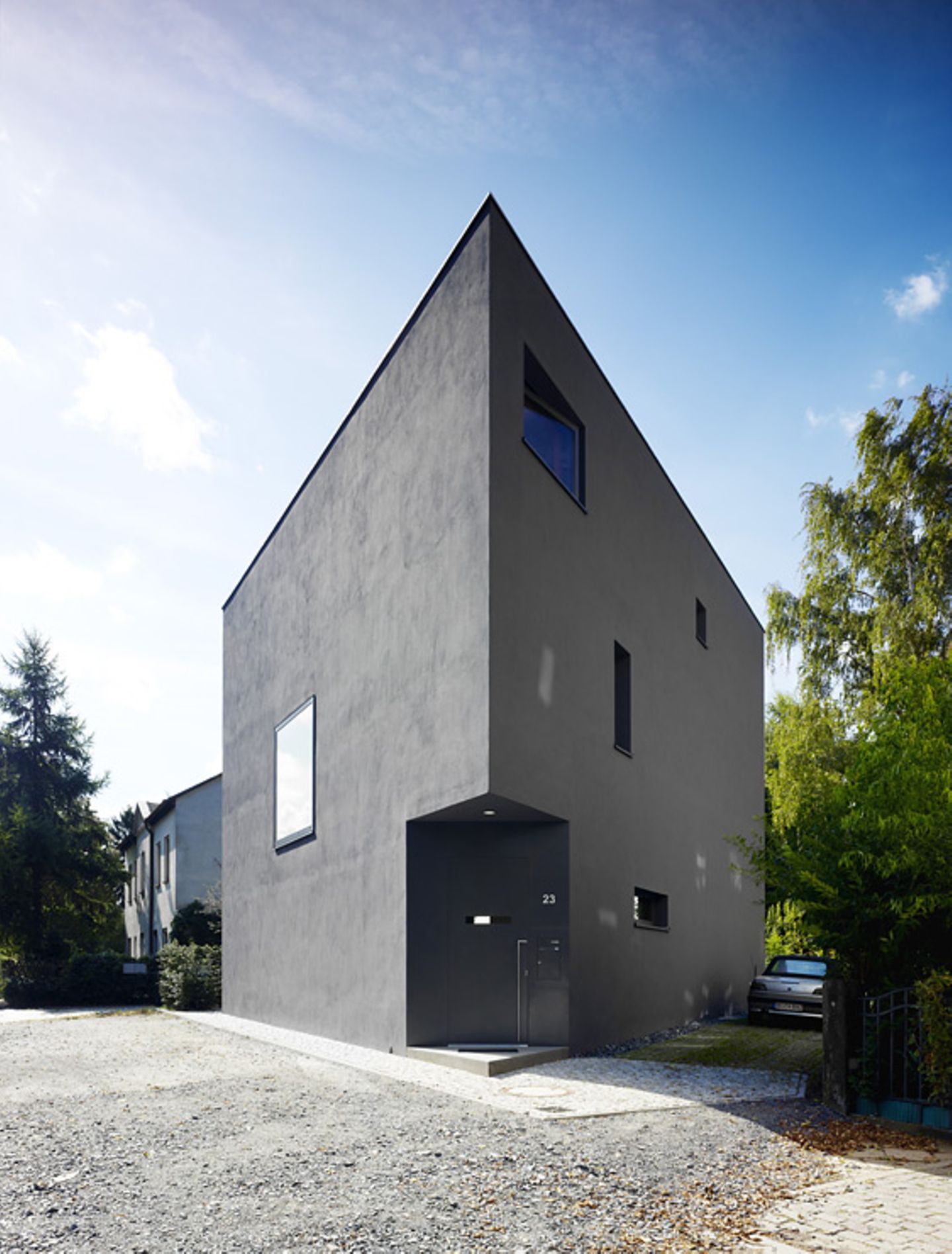 Monolithisches Haus in Grau