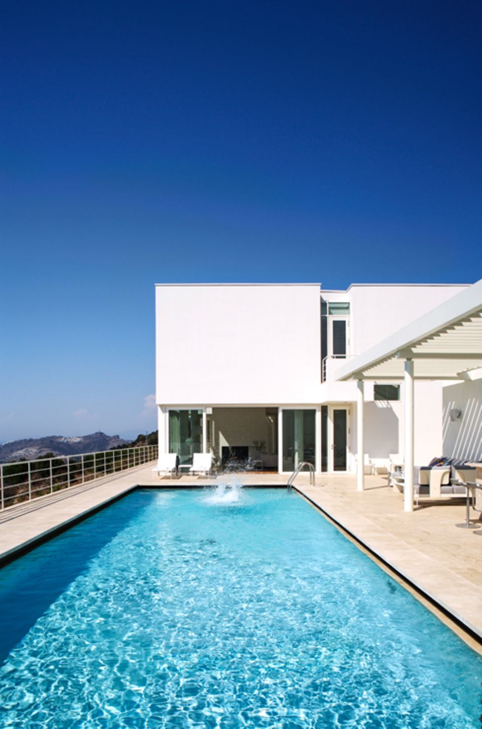 Architektenhäuser: Poolterrasse mit Weitblick - Bild 5 - [SCHÖNER WOHNEN]