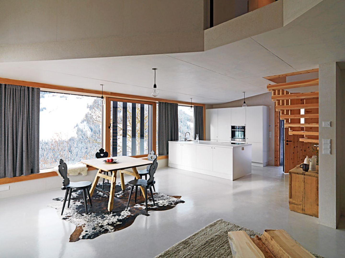 Architektenhäuser: Offene Küche mit Essbereich - Bild 7 - [SCHÖNER WOHNEN]