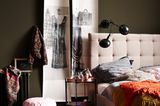 Schlafzimmer mit Wandfarbe Braun