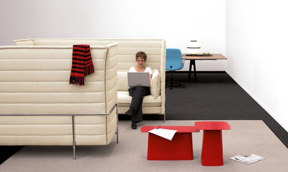Sofa "Alcove Highback" von Vitra [SCHÖNER WOHNEN]