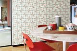 Tapete "Acorn Spot Wallpaper" mit Muster von Orla Kiely