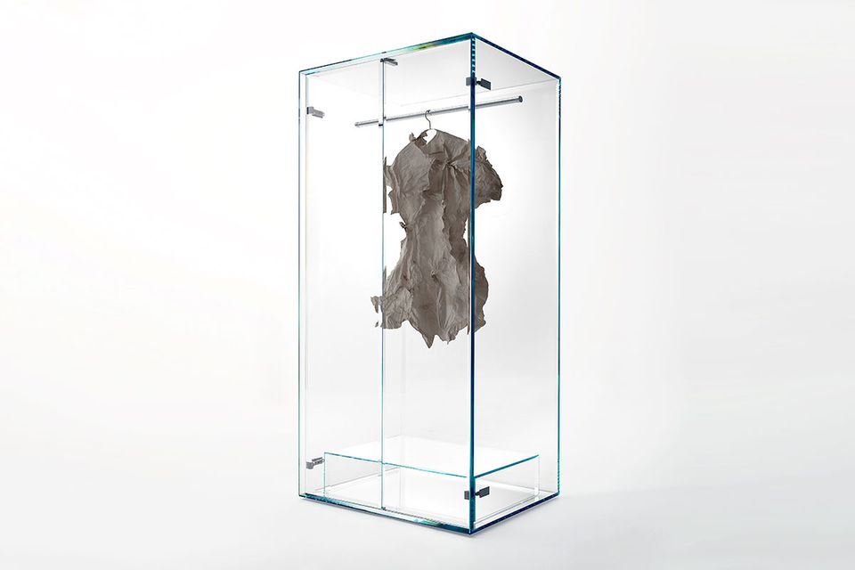 Transparent: Gläserner Kleiderschrank 