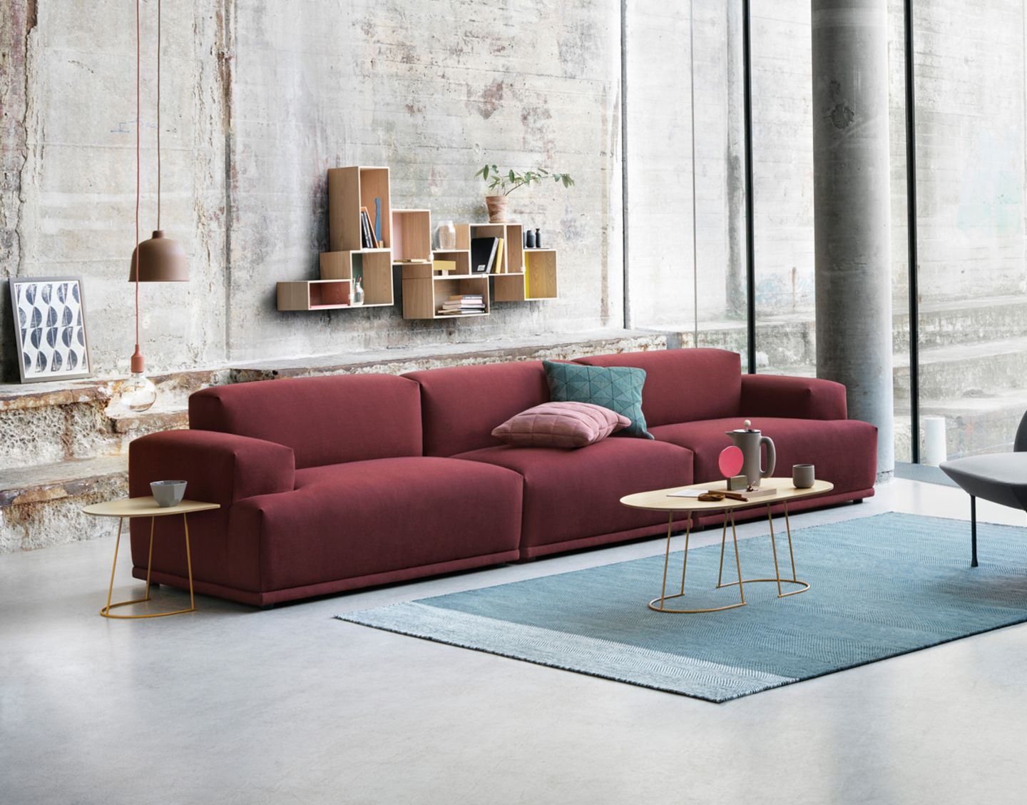 Sofas in Obstfarben - Bananengelb, Kirschrot und Heidelbeerblau
