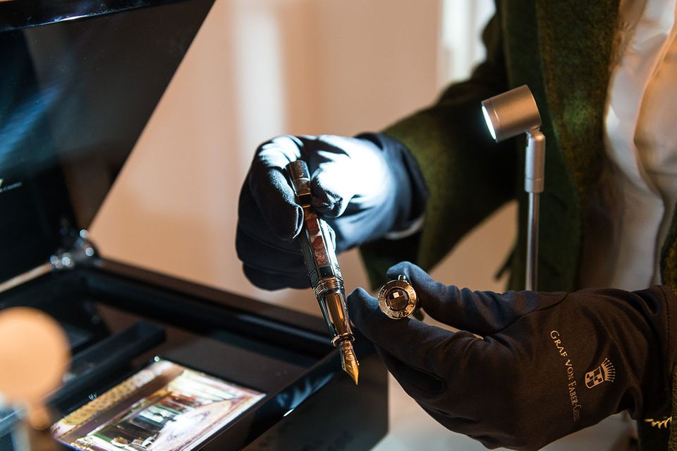 Tag der Maufakturen in Berlin - Handarbeit bei Graf von Faber Castell Collection Tag der Maufakturen in Berlin - Handarbeit bei Graf von Faber Castell Collection