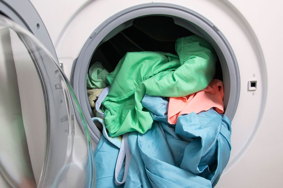 Heimtextilien richtig waschen in der Waschmaschine
