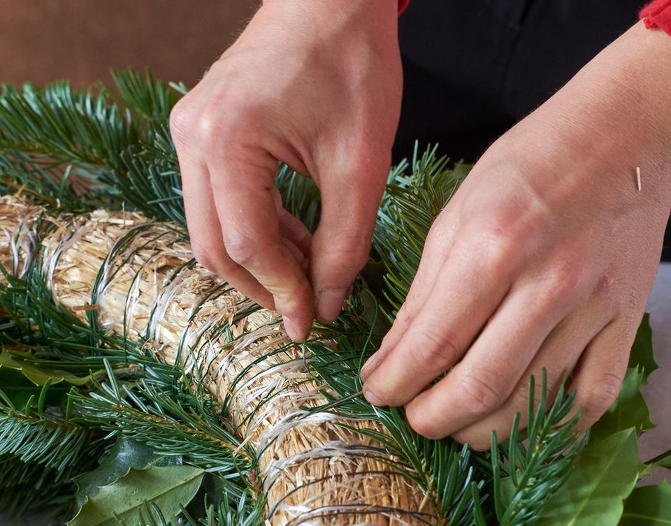 Einen Adventskranz selbst binden - so geht´s