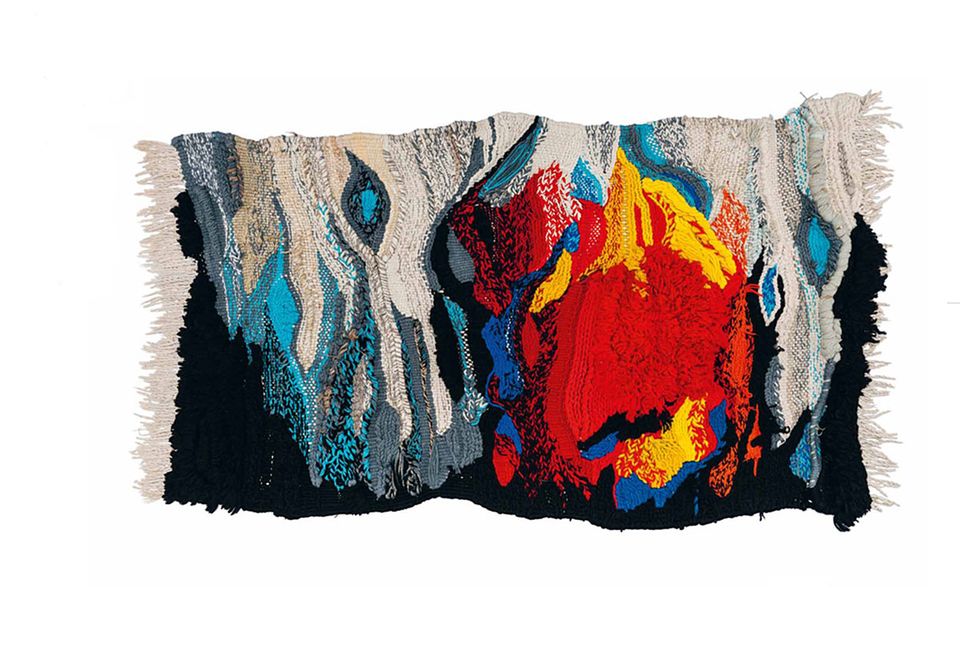 Ausstellung "In the carpet | Über den Teppich" - Mosta Maftah: Feuer im Ozean, 1979; Wolle, Seidenfäden, Baumwolle, 85 x 160 cm