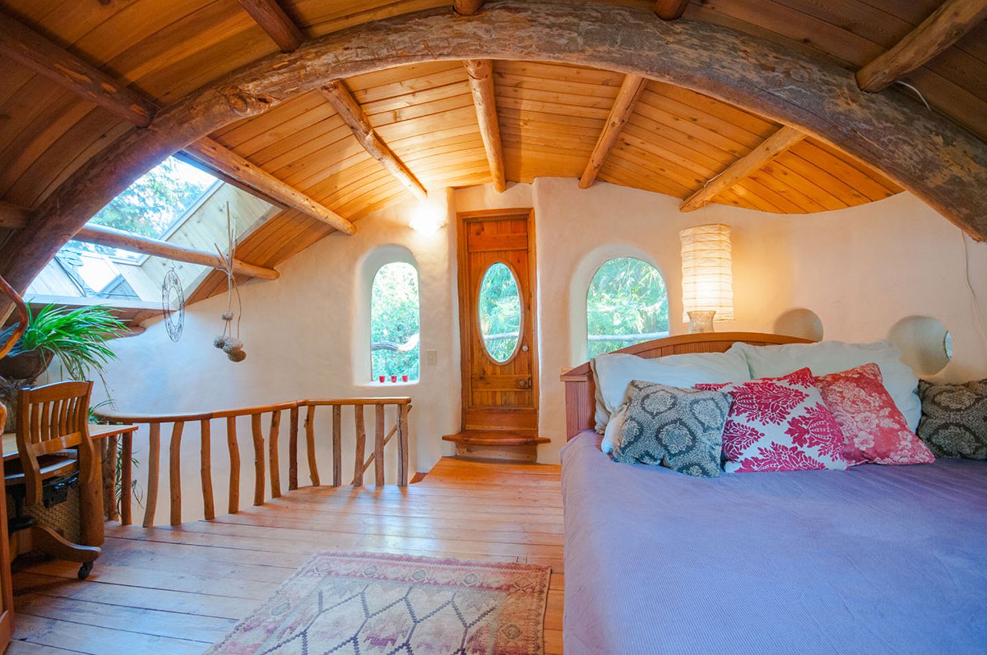 "Unique Cob Cottage", Mayne Island, Kanada
