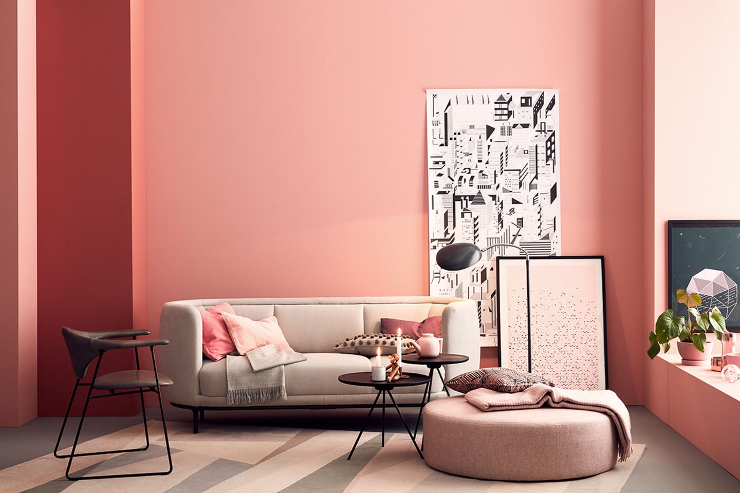 Wohnzimmer in Grau, Rosa und Weiß