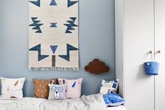 Kelim-Teppich "Blue Triangles" von Ferm Living