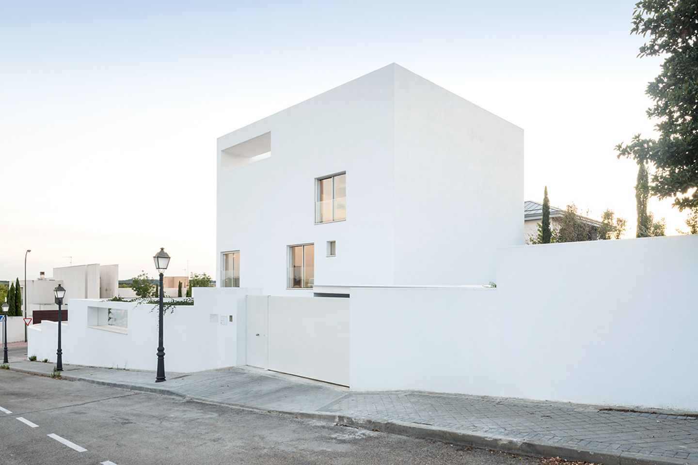 HÄUSER 06/2017 - Villa in Madrid: Außenansicht