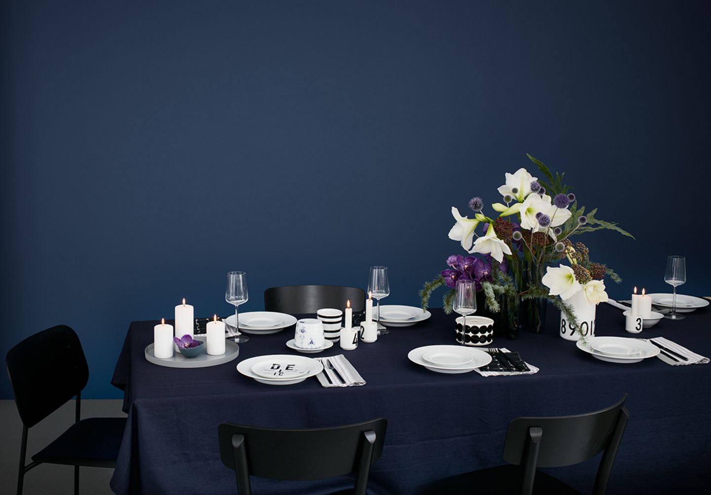 Dunkelblaue Dramatik