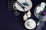 Tischdeko in schwarz, Weiß und Blau