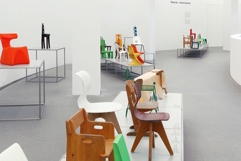 Ausstellung "nur Stühle? Kinderstühle der Sammlung Neuwald" in München