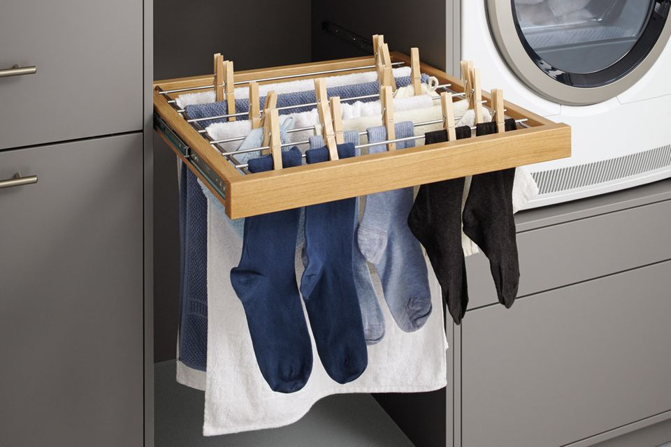 Integrierter Mini-Wäscheständer bei Schüller Möbelwerk - Bild 12