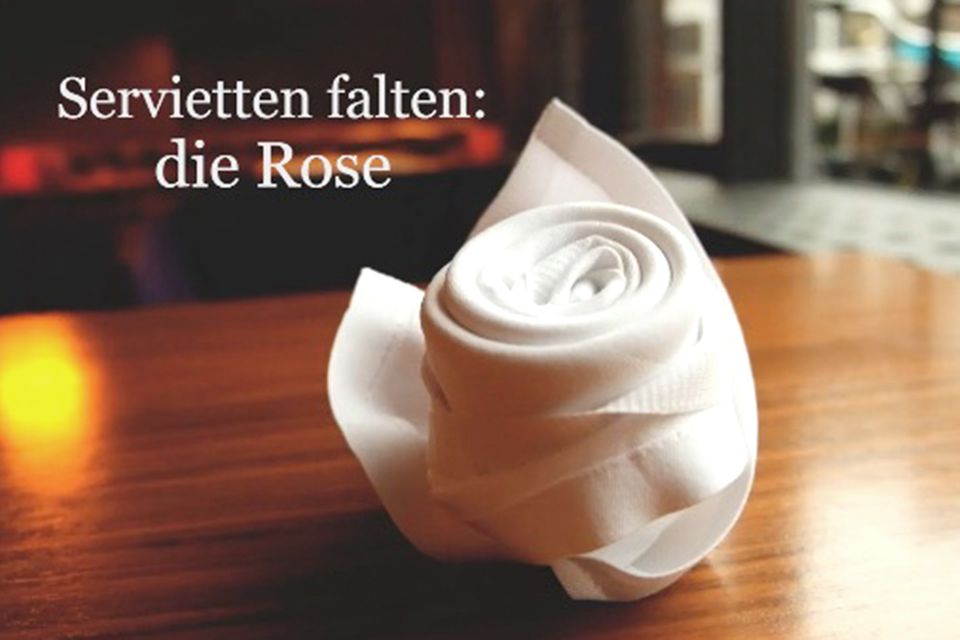 Servietten falten: die Rose